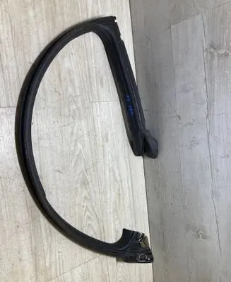 Mercedes-Benz CLS C219 Rear door rubber seal (on body) A2197300878