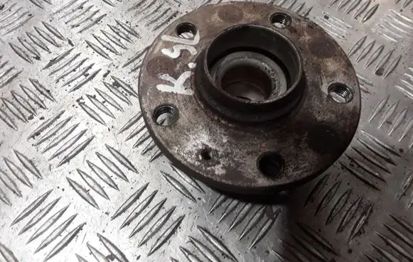 Volkswagen PASSAT B6 Rear wheel hub