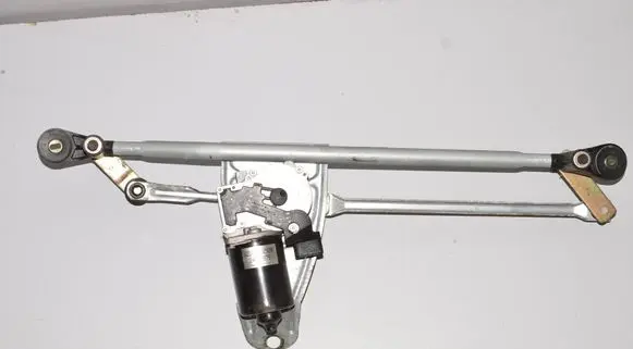 BMW X5 E53 Front wiper linkage 7046571