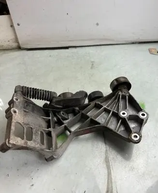 Skoda Octavia Mk1 (1U) Generator/alternator bracket 038903143H