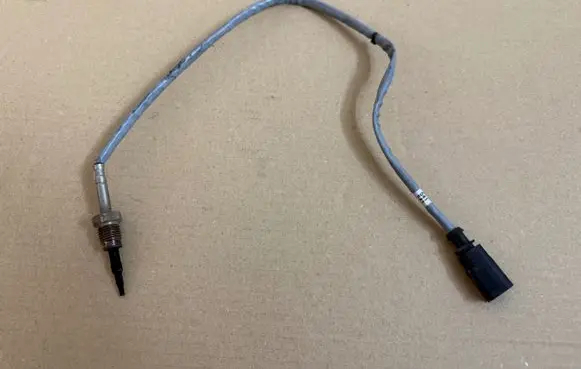 Volkswagen Amarok Exhaust gas temperature sensor 059906088DA