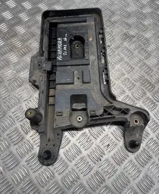 Seat Alhambra (Mk2) Battery tray 7N0915333
