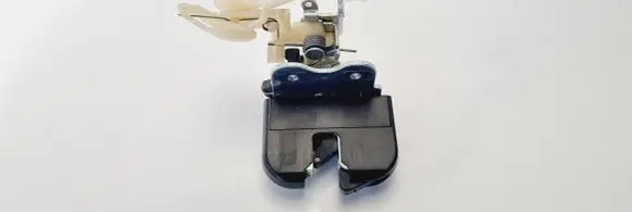 Mercedes-Benz C W203 Seat back rest lock catch A2039200372