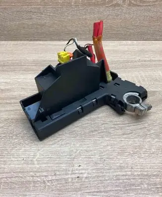 Audi A6 S6 C6 4F Battery relay fuse 4F0915519