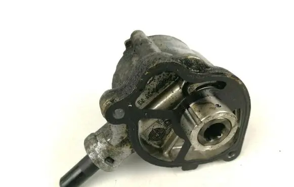 Mercedes-Benz C W205 Vacuum pump A6512300465 0253647