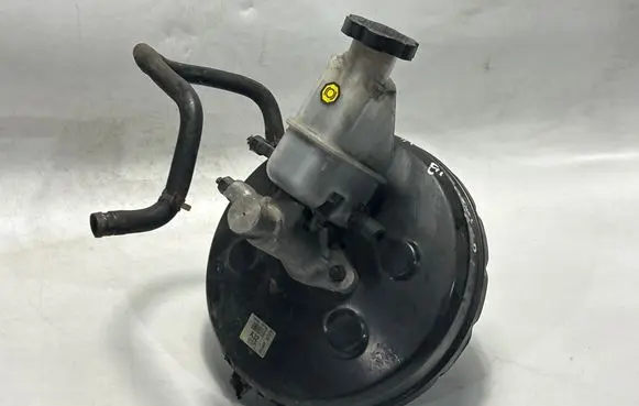 Hyundai Santa Fe Brake booster 585002P700