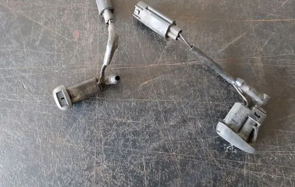 BMW X5 E53 Windshield washer spray nozzle 