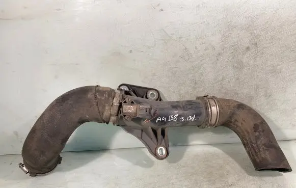 Audi A4 S4 B8 8K Intercooler hose/pipe 8K0145673E
