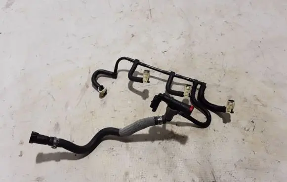 Dacia Duster II Fuel return line/hose 166714557R