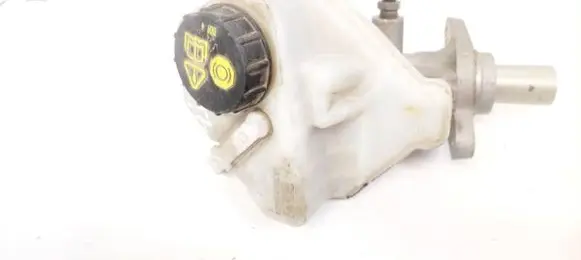 Brake fluid reservoir