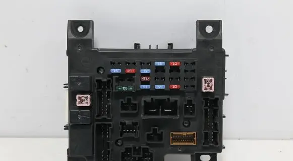 Citroen C-Crosser Fuse module 8637A319 519087A18 L8637002A
