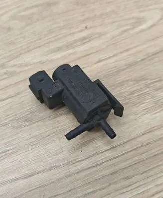 Volvo XC90 Turbo solenoid valve 30611668 72224010