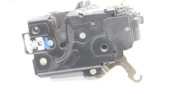 Audi TT Mk1 Front door lock 8N2837016B