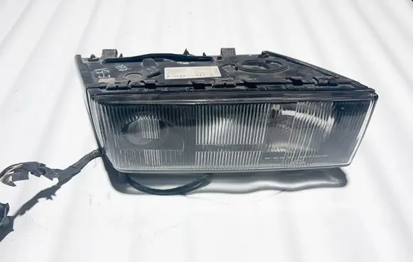 BMW 8 E31 Headlight/headlamp 136490 00113649003 63128354542