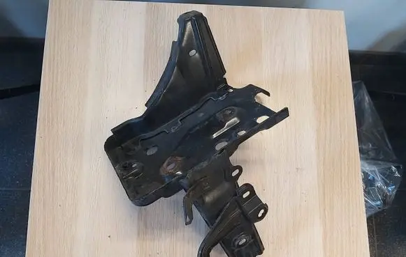 Toyota Yaris Battery box tray 