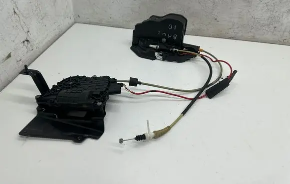 BMW 6 F06 Gran coupe Front door lock 7276544