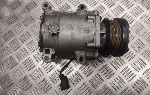 Ford Focus Air conditioning (A/C) compressor (pump) RFXS4H19D647AB