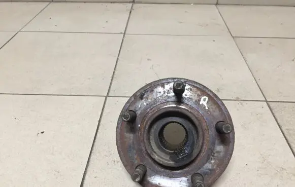 Chrysler Sebring (JS) Front wheel bearing hub 