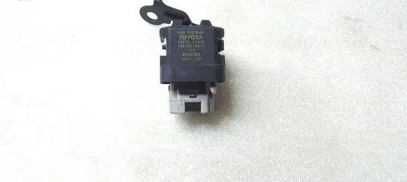 Toyota Auris 150 Glow plug pre-heat relay 2861067010 1567000671