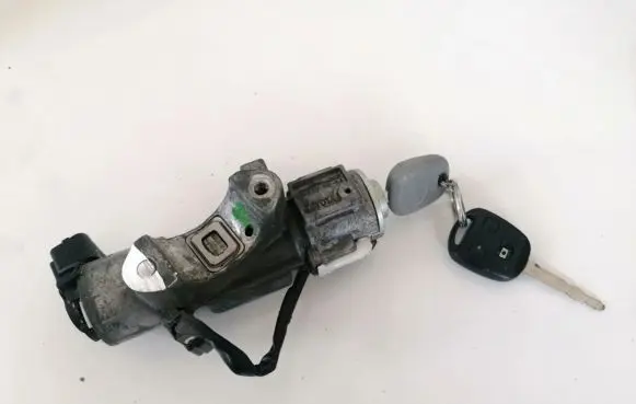 Toyota Avensis T250 Ignition lock 450200504 45020-05-04