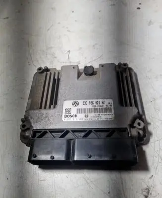 Volkswagen Touran I Engine control unit/module 03G906021HK 1039S15638 0281013683