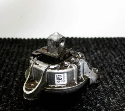 BMW 5 F10 F11 Engine mount bracket 6781562