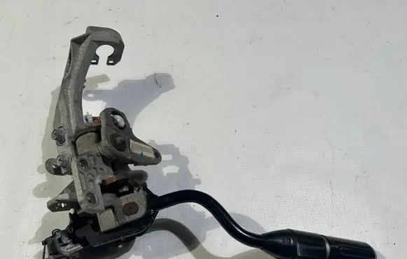 Nissan Titan Gear shifter/selector 311012220a