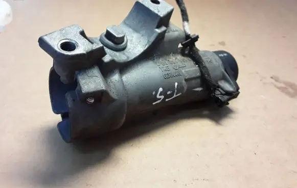 Volkswagen Transporter - Caravelle T5 Ignition lock 4B0905851C