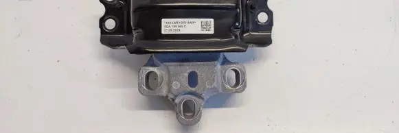 Volkswagen Tiguan Gearbox mounting bracket 5QA199555C