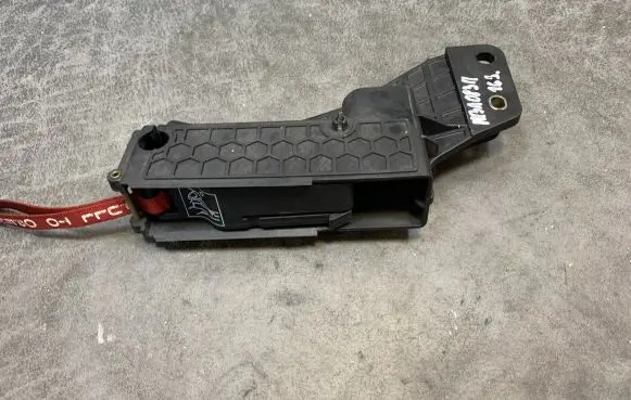 BMW 7 E65 E66 Hand brake release handle 7509050
