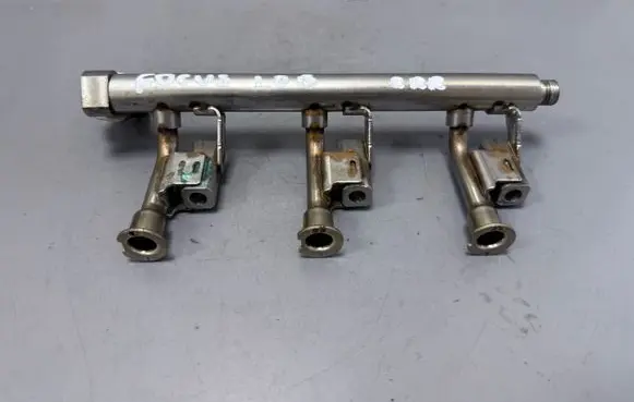 Ford Focus Fuel main line pipe CM5G9D280HB CM5G9D280HBD