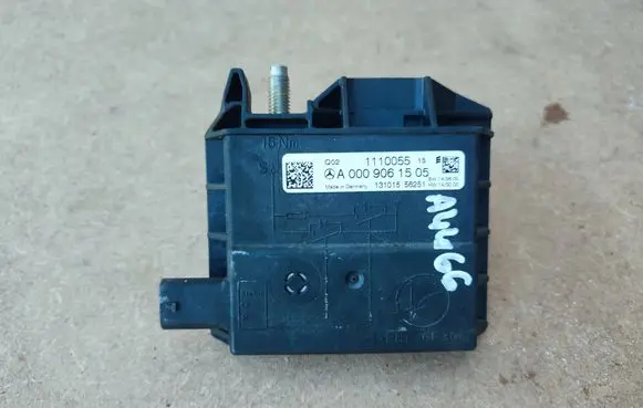 Mercedes-Benz C W205 Battery relay fuse A0009061505