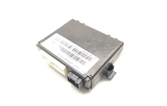 Chrysler Voyager Tailgate/trunk control unit/module P05082068AD