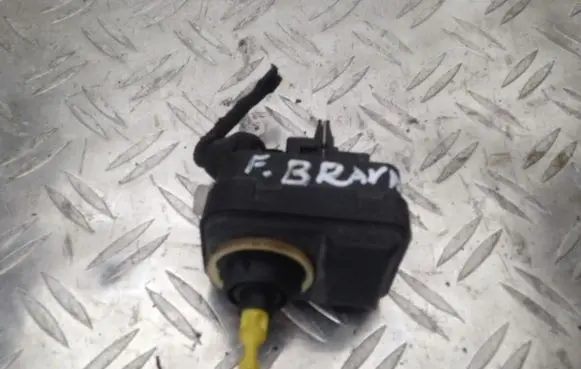Headlight level adjustment motor