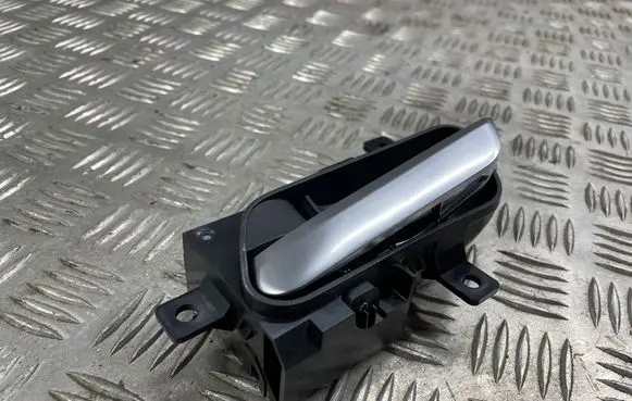 Nissan Qashqai J12 Front door interior handle 806716UA0A