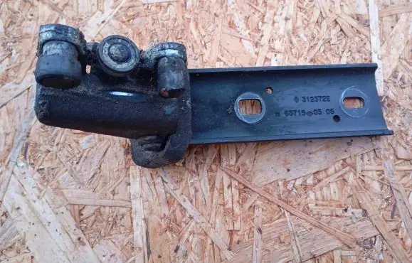 Renault Trafic II (X83) Sliding door middle roller runner 312372E 65715