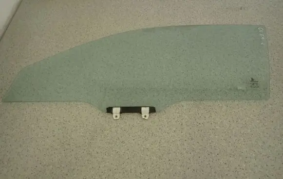 Honda Civic Sliding door window/glass 