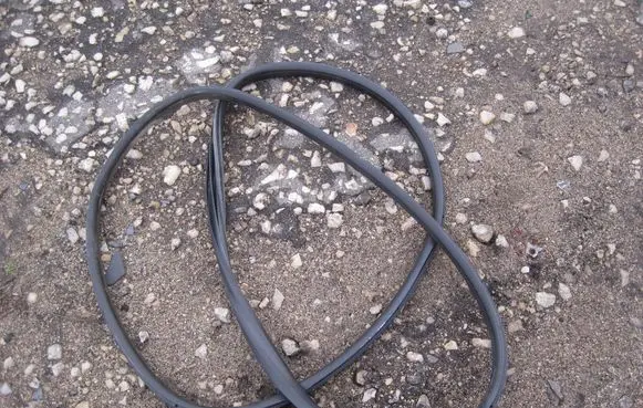 Volkswagen Amarok Front door rubber seal 2H0837911H