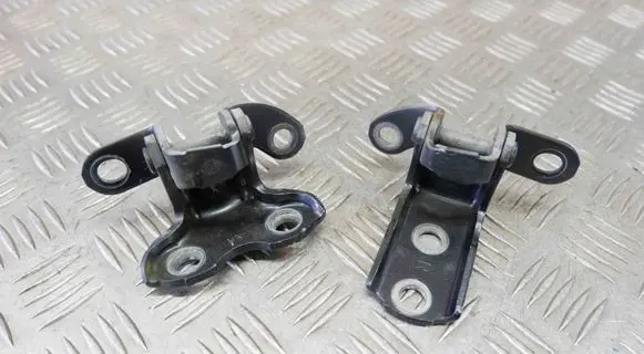 Rear door hinge set