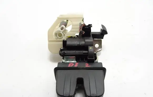 Volkswagen PASSAT B8 Tailgate lock latch 3G0827503C 233438