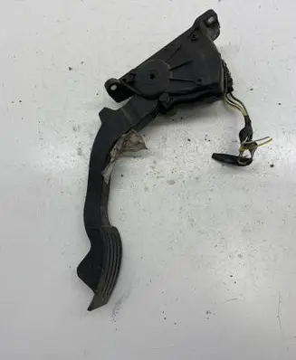 Ford Focus C-MAX Accelerator throttle pedal 3M519F836AF 6PV00864110