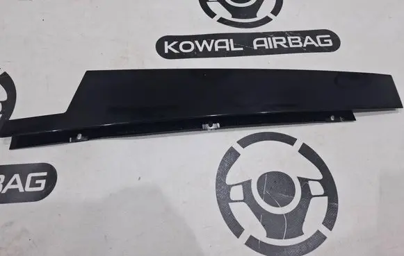 Mercedes-Benz GLS X167 Front door glass trim molding A1676903400