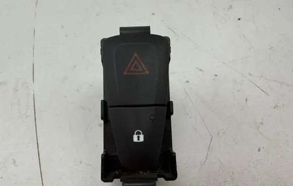 Renault Megane III Hazard light switch E31601 E3160101