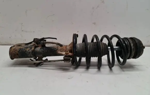 Mercedes-Benz Vito Viano W638 Front shock absorber with coil spring V4301