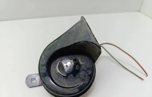 Volkswagen PASSAT B5.5 Horn signal 703881157