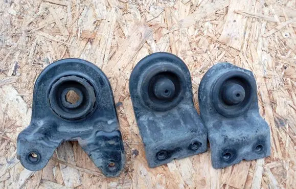 Hyundai i30 Radiator mount bracket 