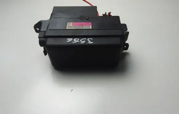Mini One - Cooper Clubman R55 Fuse module 9213372