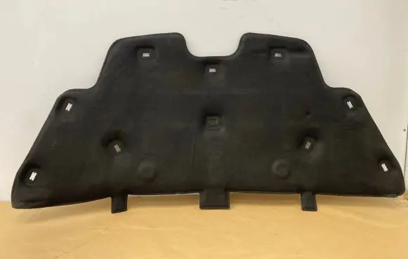 Engine bonnet/hood sound/heat insulation