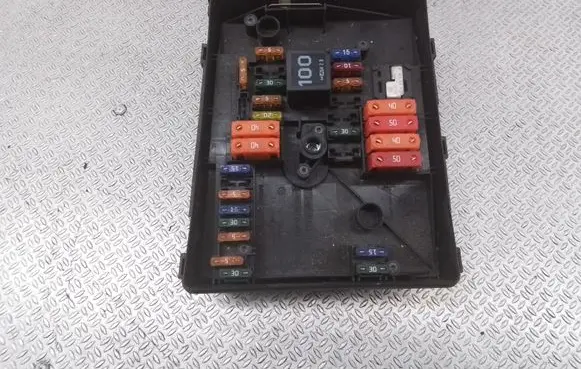 Volkswagen Touran I Fuse module 1K0937806D