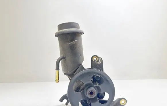 Toyota Yaris Power steering pump